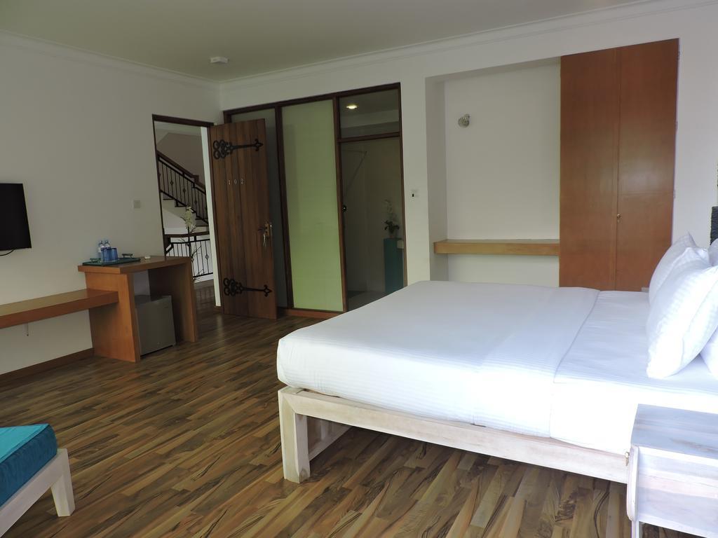 Binnacle Negombo Exterior foto