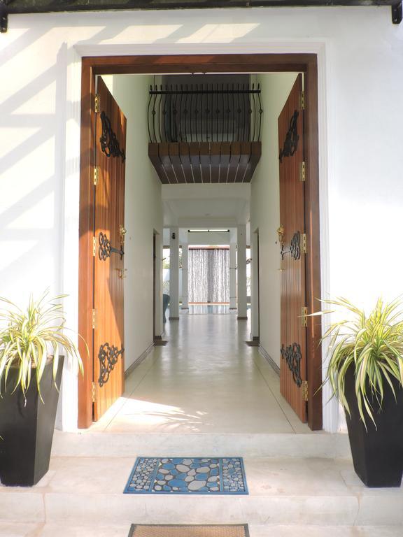 Binnacle Negombo Exterior foto